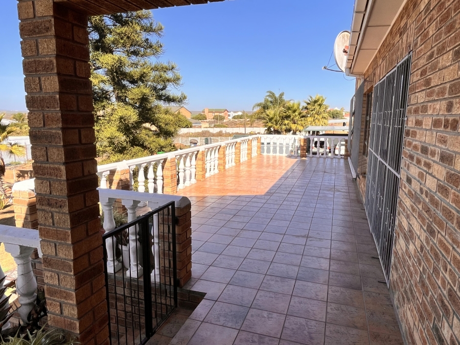 5 Bedroom Property for Sale in Lamberts Bay Western Cape